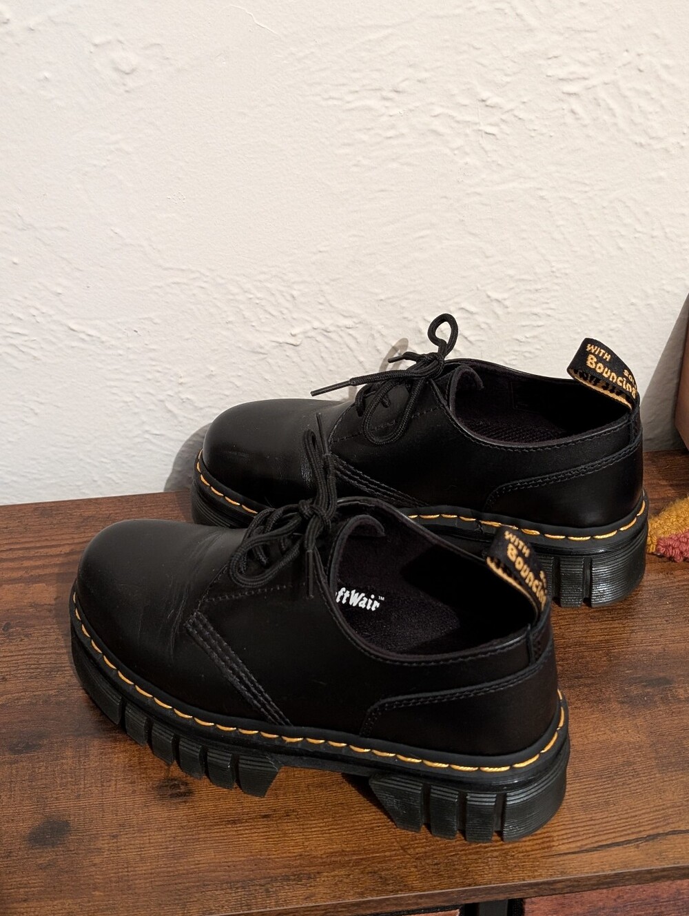 EUC Dr. Martens Audrick Nappa Leather Platform Oxfords - 7 US L / 38 EU / 5 UK - Picture 6 of 9